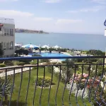 شقة In Complex Panorama *