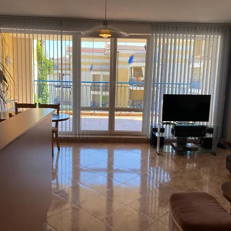 アパート In Complex Panorama