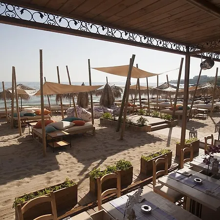 アパート In Complex Panorama *