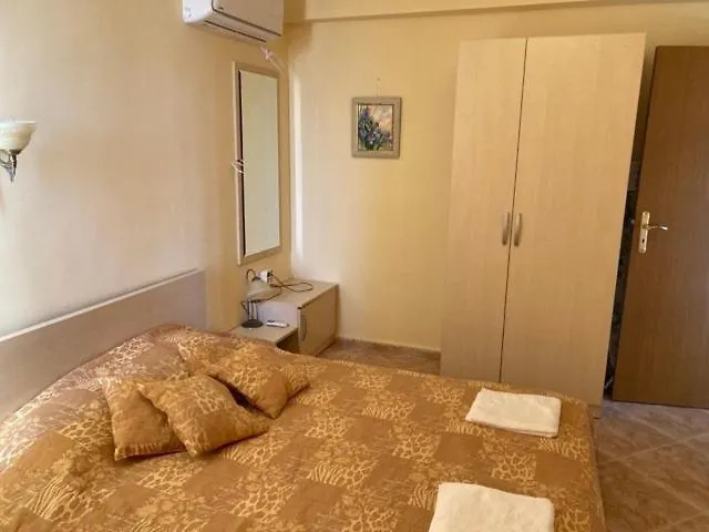 Apartment In Complex Panorama