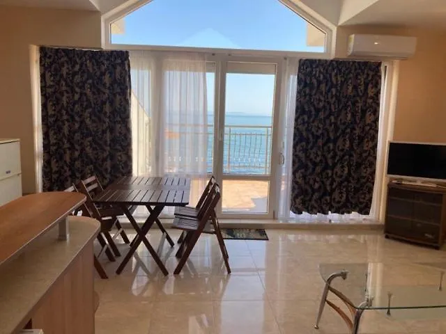 Apartment In Complex Panorama *