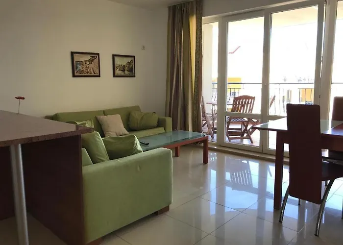 Apartment In Complex Panorama *